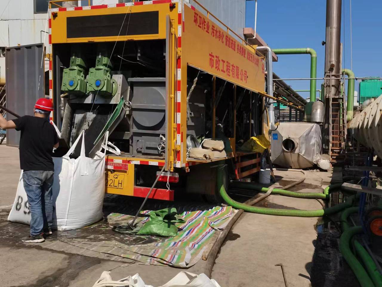 鼎城淤泥压干处理